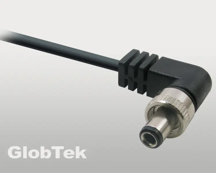 Verschraubbare Koaxialstecker vom Typ S760K sind nun mit rechtwinkliger Umspritzung an Kabeln mit PVC und Silikonmantel erhältlich.
