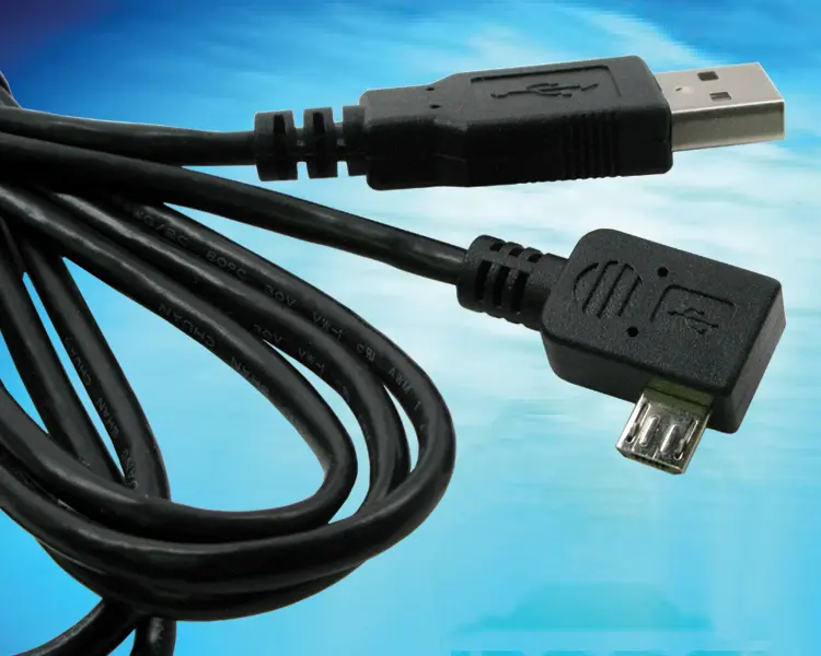 Vergossener rechtwinkliger Typ B Micro USB-Stecker, verfügbar für Kabellösungen und Kabelbündel mit Typ A USB-Steckern oder anderen Abschlussarten, Modell USBA6FMICROB-R